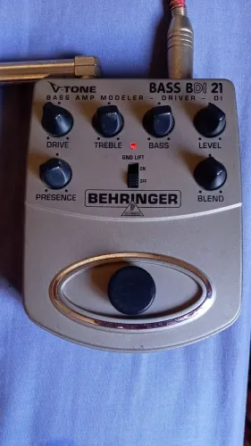 pedal behringer v-tone bass driver bdi 21