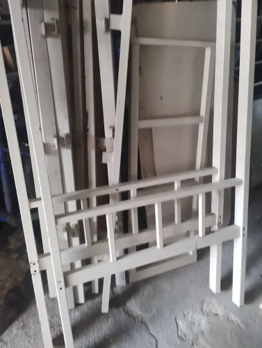 Cama beliche tipo militar 