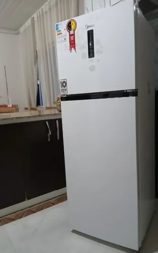 Geladeira mideia semi nova toda perfeita 