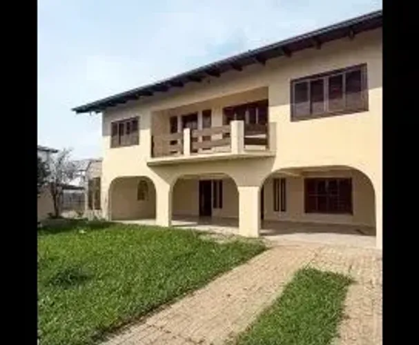 Casa para venda possui 203 metros quadrados com 4 quartos