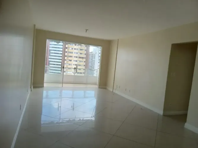 Apartamento para alugar na Graça | 3 quartos, suíte e vista livre