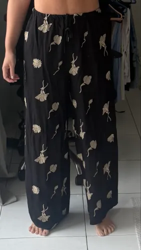 CALÇA SHEIN BORDADA TAM L ( G )