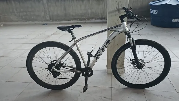 Vendo uma bicicleta gtA