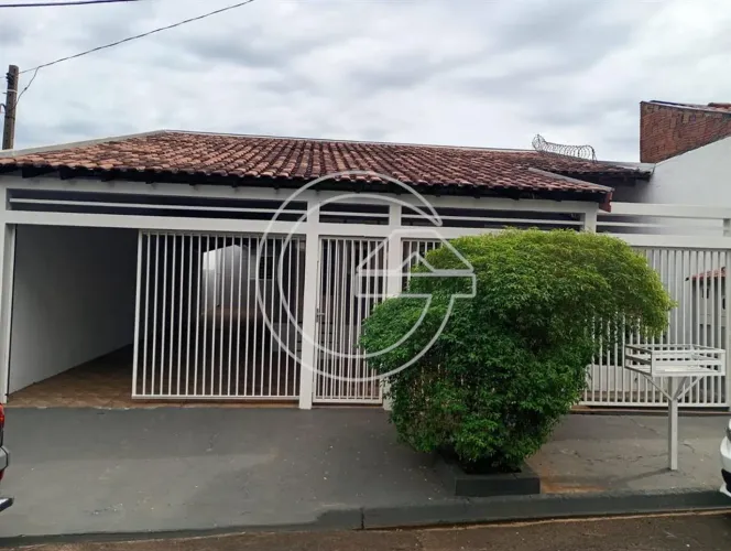 VENDE-SE Residência NO COMERCIARIOS - MARÍLIA/SP