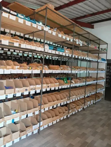 Vende-se alto peças, porteira fechada.