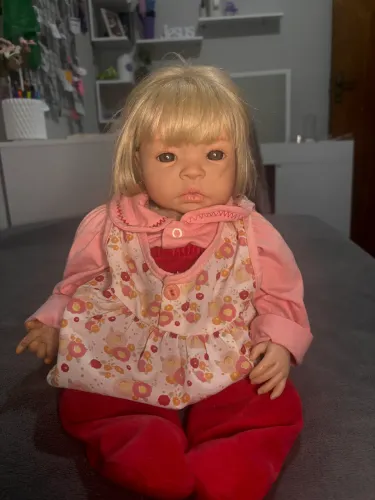 Bebê Reborn corpo de pano, loira