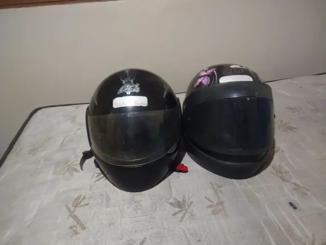 2 capacete por apenas 20 reias