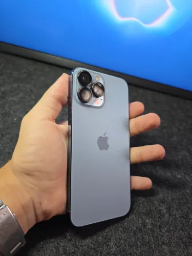 Iphone 13 pro max - Única dona, sem detalhes