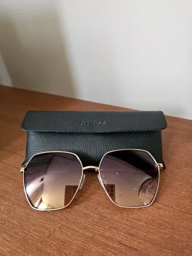 Óculos de Sol da Guess