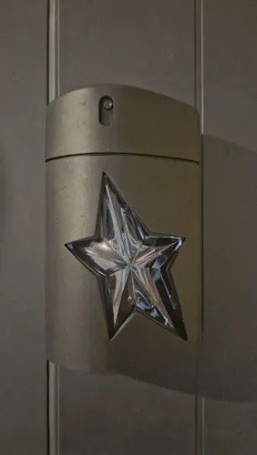 A man mugler