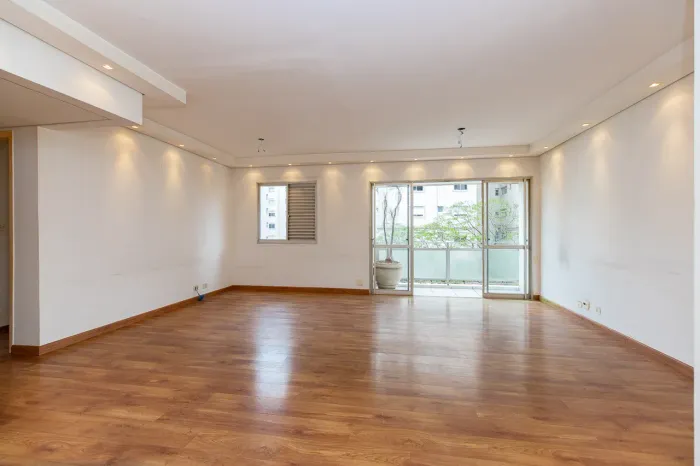Apartamento para venda em Campo Belo com 2 quartos, sendo 1 suíte, 92m²
