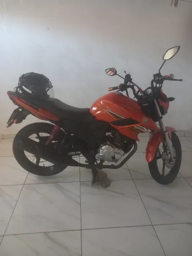 Fazer 150 2014 para vender,moto muito boa e conservada.