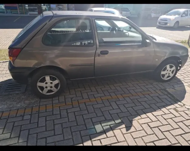 Ford Fiesta GL 1.0 3P 2001