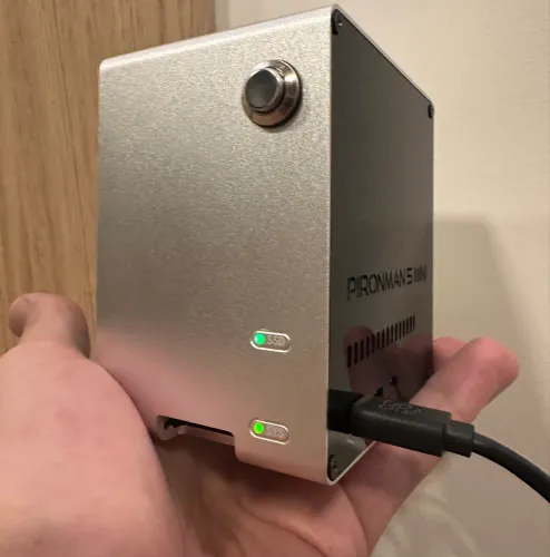 Raspberry PI 5 4gb, SSD NVme 256, fonte original e gabinete importado Piroman (mini pc).