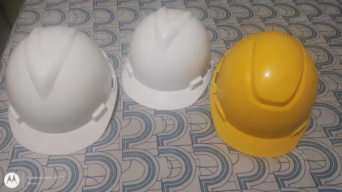 Vendo capacete de obra