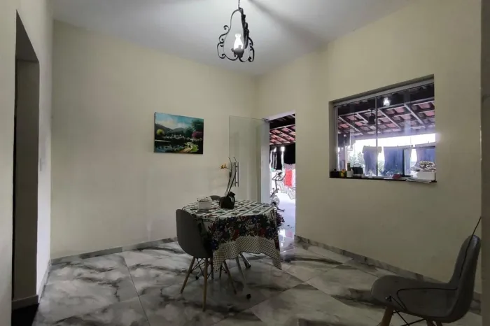 Casa à Venda - Floramar, 4 Quartos, 303 m2