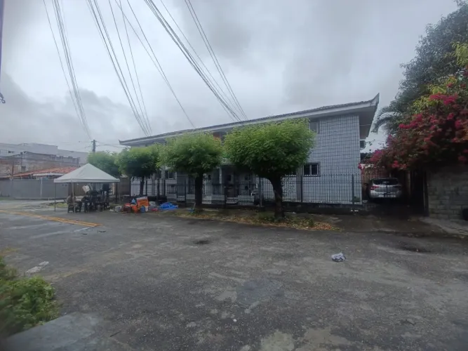 Apartamento com 4 dormitórios, para alugar no Montese
