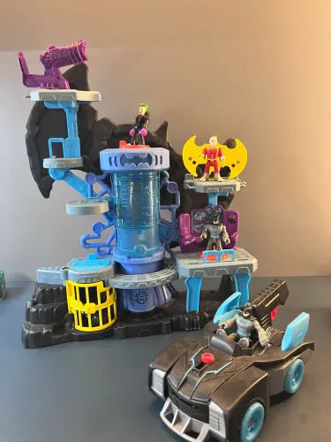 Casa e carro do Batman Imaginext 