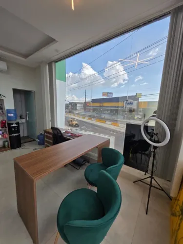 ALUGA-SE SALA COMERCIAL MOBILIADA NA AUGUSTO MONTENEGRO - R$ 3.000