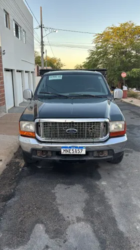 Ford F-250 2002 com Carroceria [Madeira/Ferro] - Raridade, Pronta para o Trabalho!