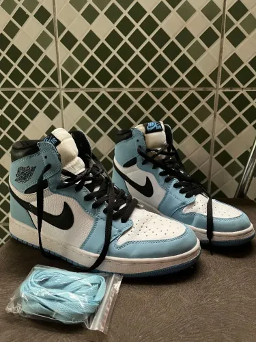 Tênis Air Jordan Retro High Og 'University Blue' 