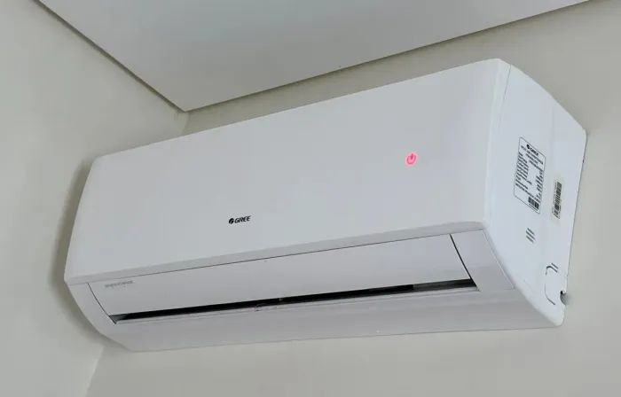 AR-CONDICIONADO GREE 12.000 BTUs QUENTE/FRIO