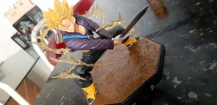 Miniatura Action Figure Dragon Ball Z Future Trunks SSJ
