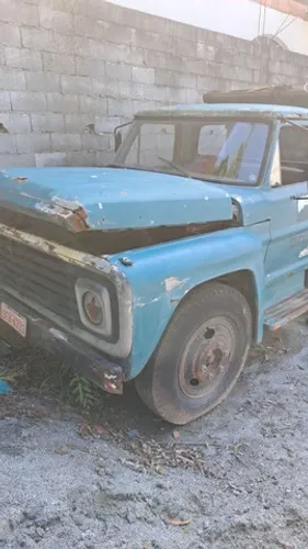 Ford f600. Toco no chassi ano 1972.