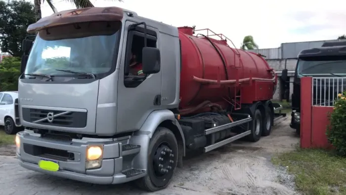 Vm 260 Volvo Caminhão Limpa Fossa/hidrojateamento/hidrojato