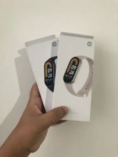 Mi Band 8 - Preta ou Dourada - Lacrada