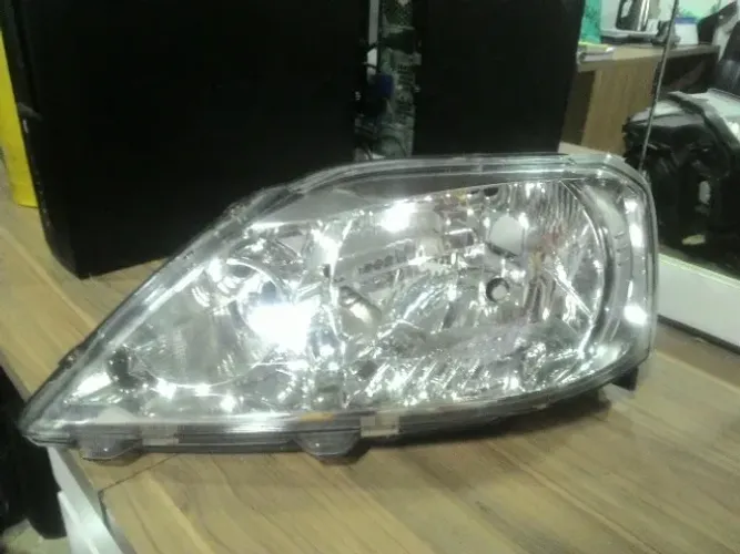 Farol Esquerdo Renault Logan 2010 a 2014 260601225R