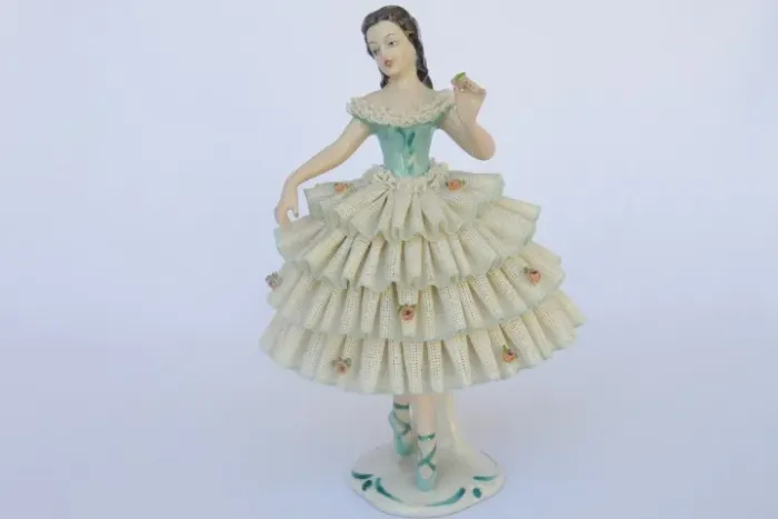 Porcelana Rebis Bibelô Bailarina De Azul E Branco
