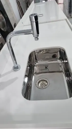 Pia Quartzo branco cuba inox Gourmet Tomeira monocomando e Ilha