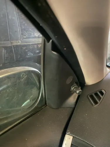 Peugeot 207/2011, acabamento retrovisor interno .