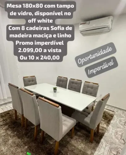 Mesa com 8 cadeiras em madeira maciça 