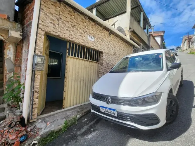 Casa em Simöes Filho, pronta para morar.
