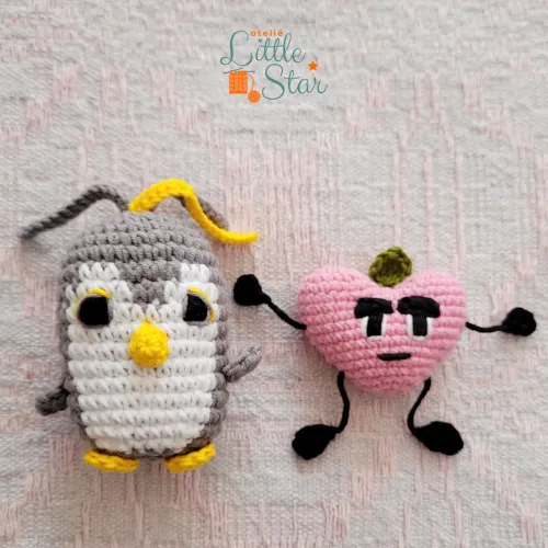 Amigurumis de crochê: Pinguim (ZZirang-e) e Coração (Charles)