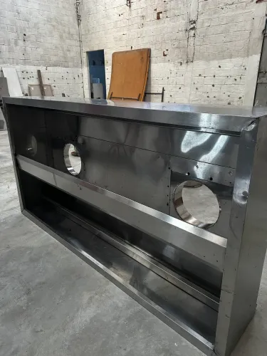 Coifa Industrial em inox 304 com tubo.