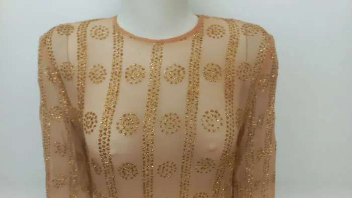 Blusa festa seda com aplicação dourada vintage