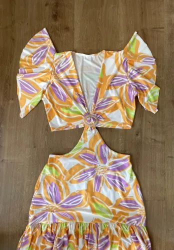 Vestido tam único estampa floral