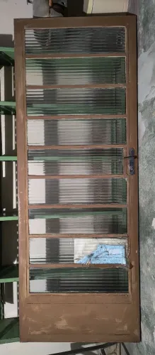 Porta de ferro com vidro 