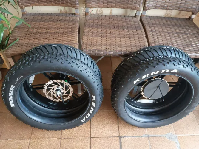 Par de pneus Kenda aro 20 4.0 para bike elétrica Inow e outras