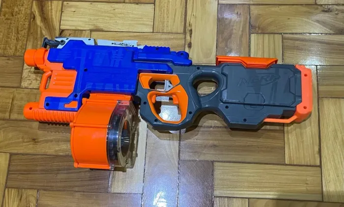 Nerf N-Strike Elite Automático movido a pilha 25 dardos 
