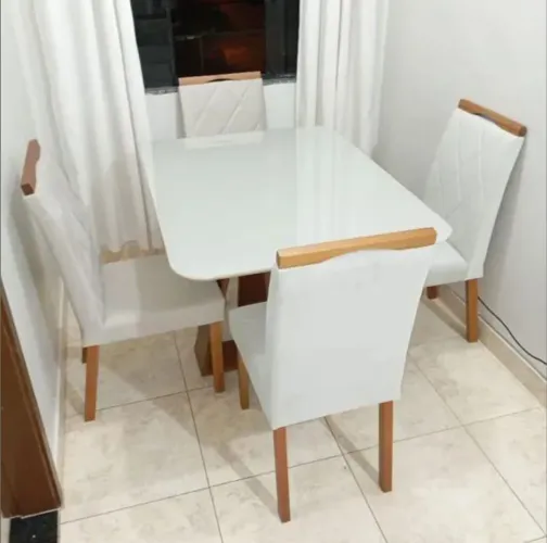 Mesa de Jantar com 4 cadeiras eloa 