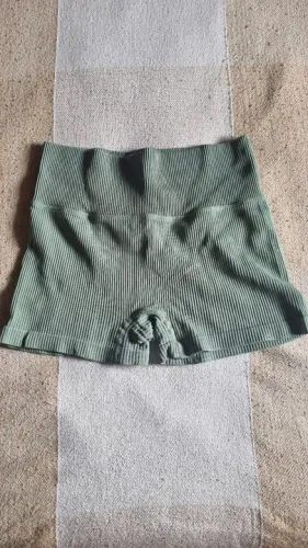 Short de academia canelado - verde pastel