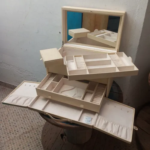 Caixa de Jóias em Couro Pottery Barn