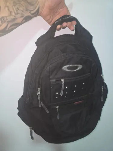 Mochila Oakley Preta