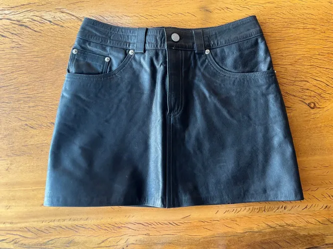 Saia de Couro legítimo Feminina