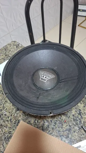 Auto falante oversound 250 rms ler anúncio