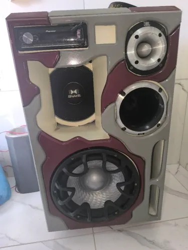 Caixa de som Bob Esponja nova, recém montada